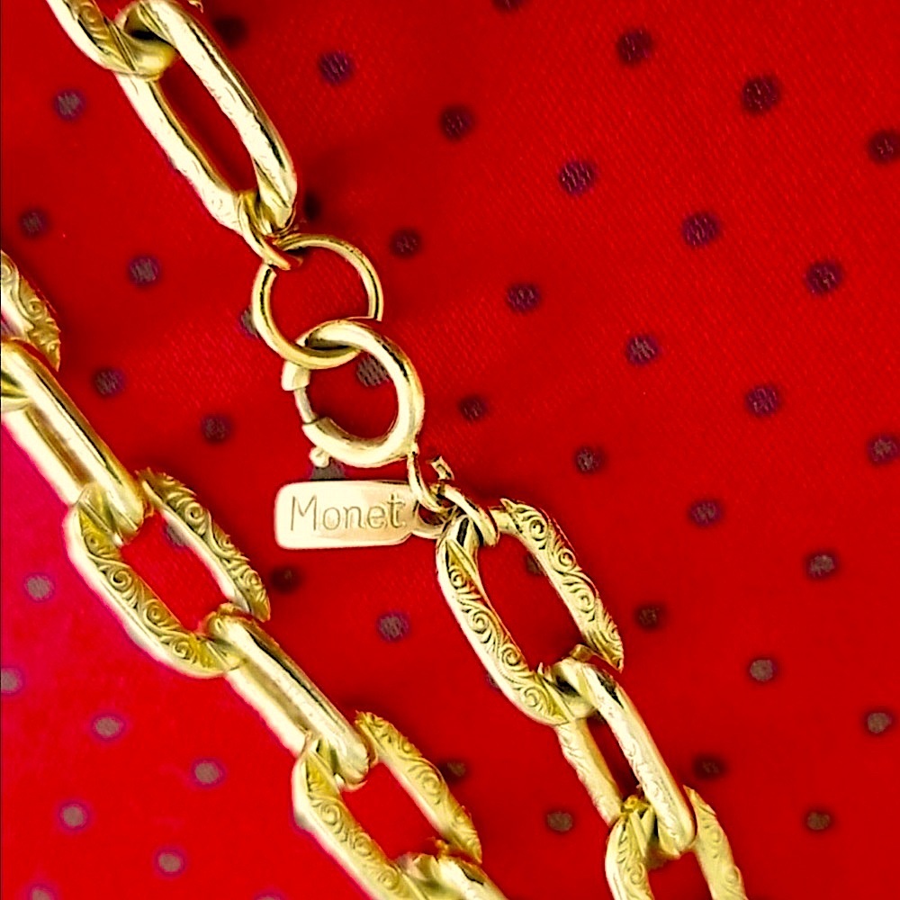 GOLD PAPER CLIP NECKLACE NEW VINTAGE 24” x 1/2” MONET BEAUTIFULLY ETCHED - Picture 2 of 12